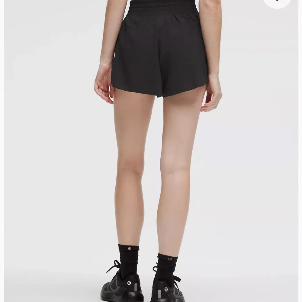 Lululemon NWT Shake It Out High-Rise Running Short 2.5" size XS Black - Picture 9 of 13